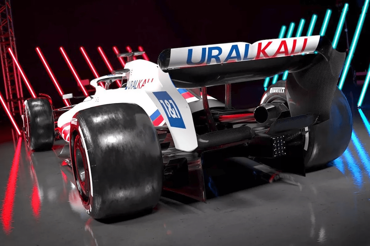 哈斯车队逆转梅赛德斯,塞恩斯惊艳四座 哈斯车队逆转梅赛德斯,塞恩斯惊艳四座