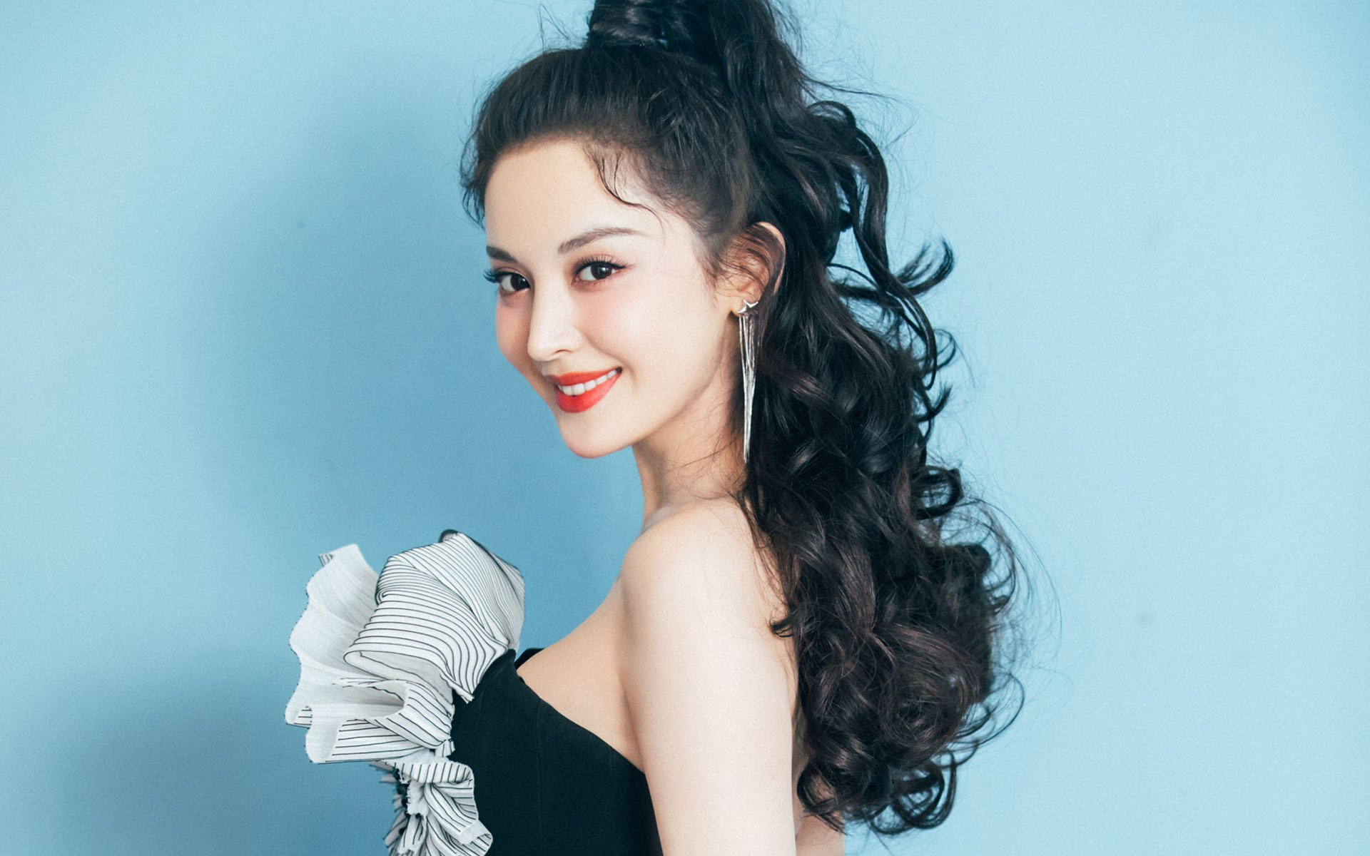 传奇的唯一性,当威尔士掀翻乌拉圭,与基耶萨在英超的争冠接管