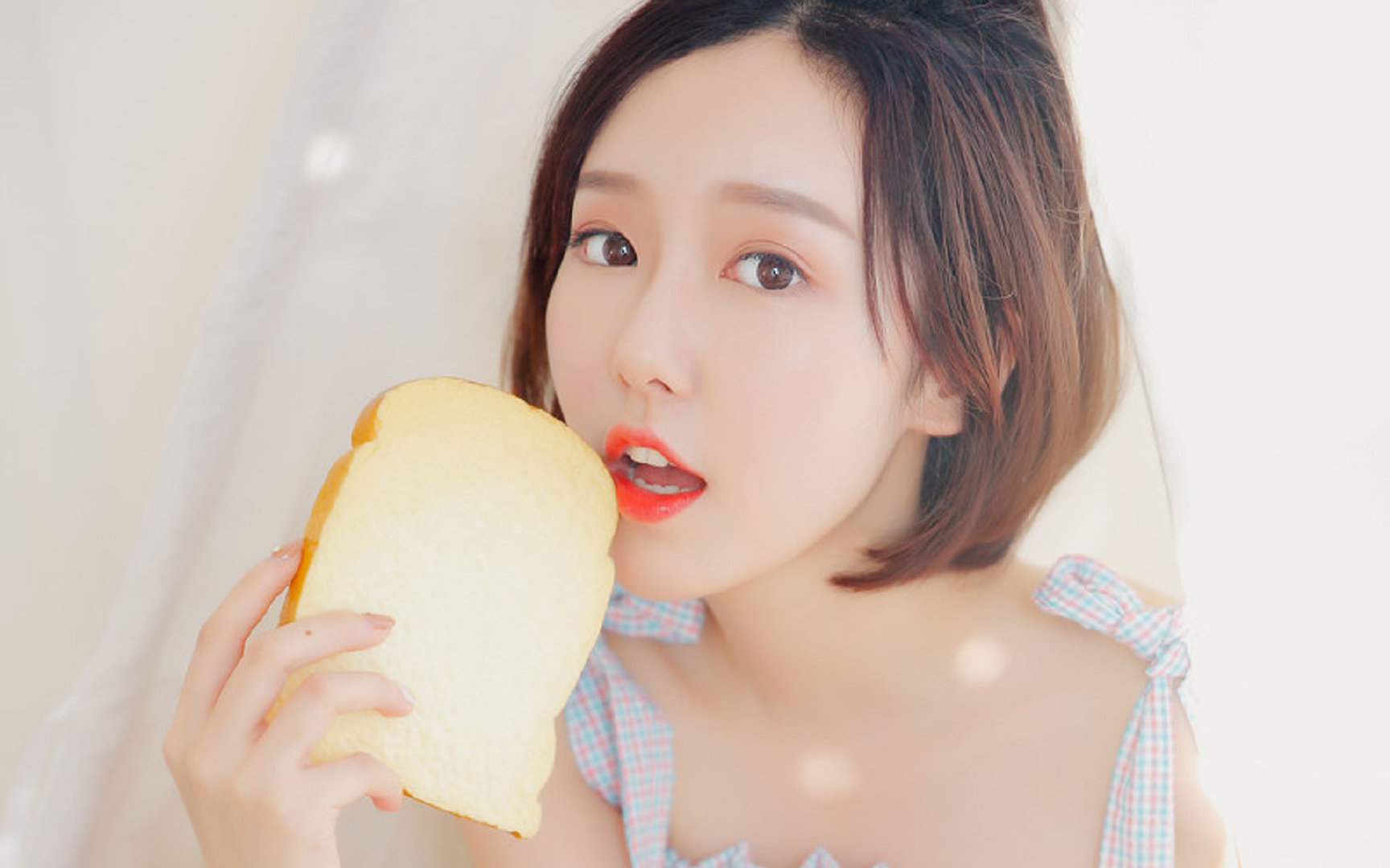 当布克轰下62分时，万里之外的CBA上演了同样震撼的下克上