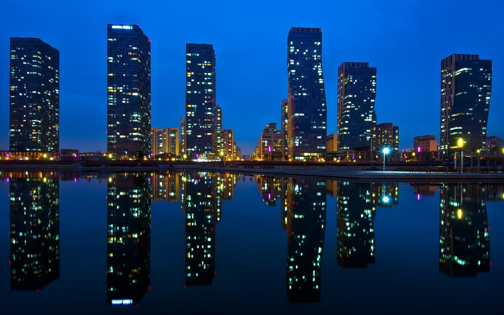 爱游戏入口-平行宇宙的篮球启示录，当布伦森50分照亮深圳队的铜墙铁壁