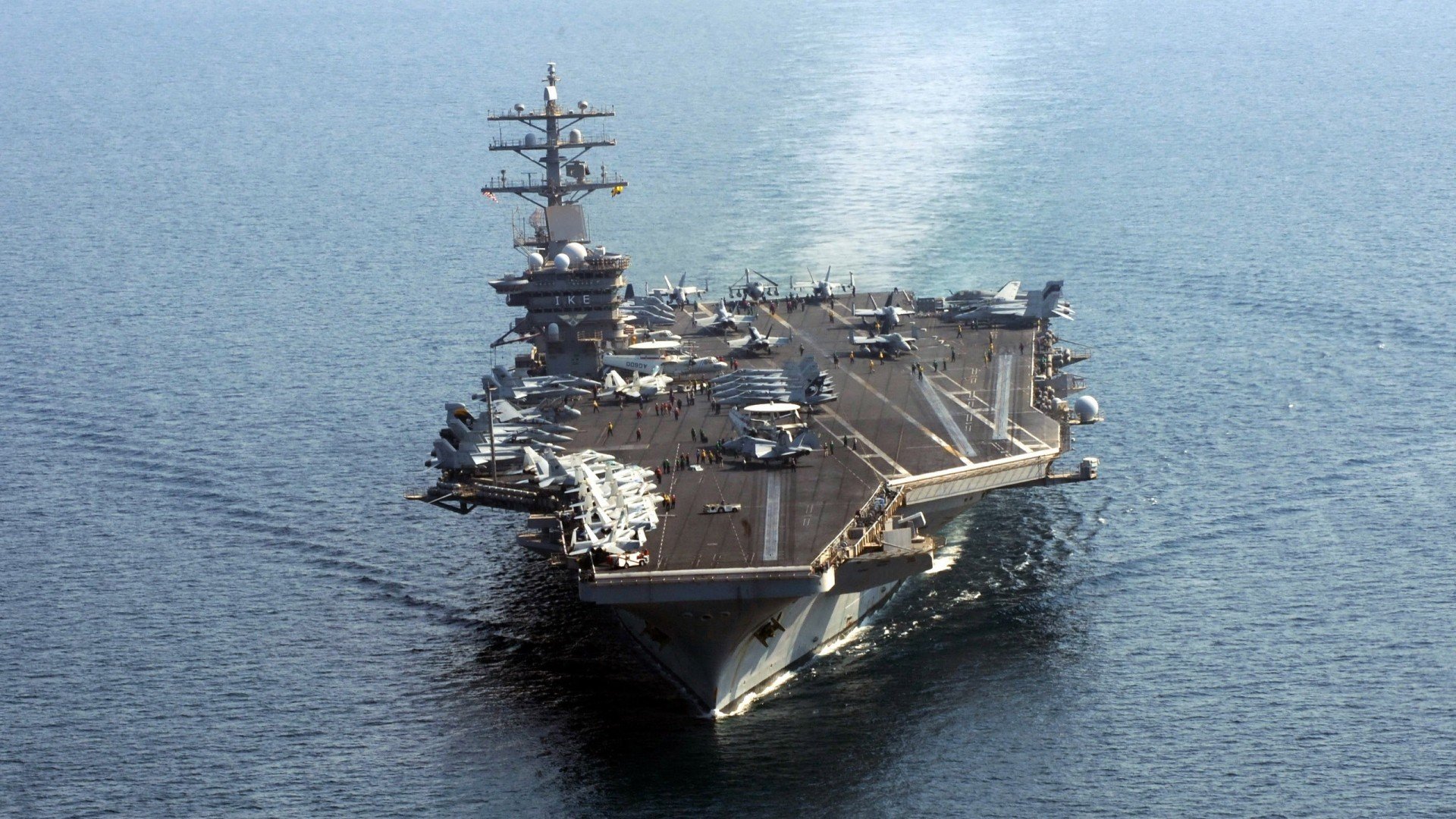 爱游戏在线-绿茵场投影到硬木地板，当世界杯焦点战精神注入CBA之夜